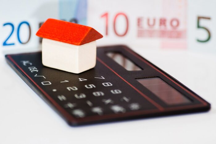 Simple Mortgage Calculator: 3 Easy Steps to calculate Monthly payments